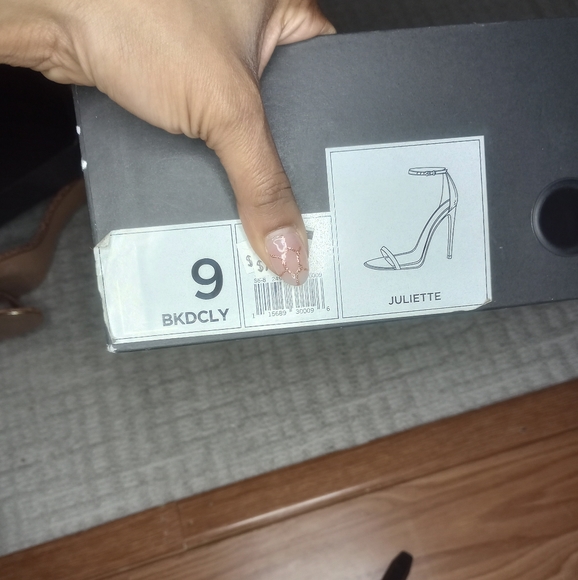 Women's banana republic tan/nude cheetah print strappy heels - Picture 15 of 15